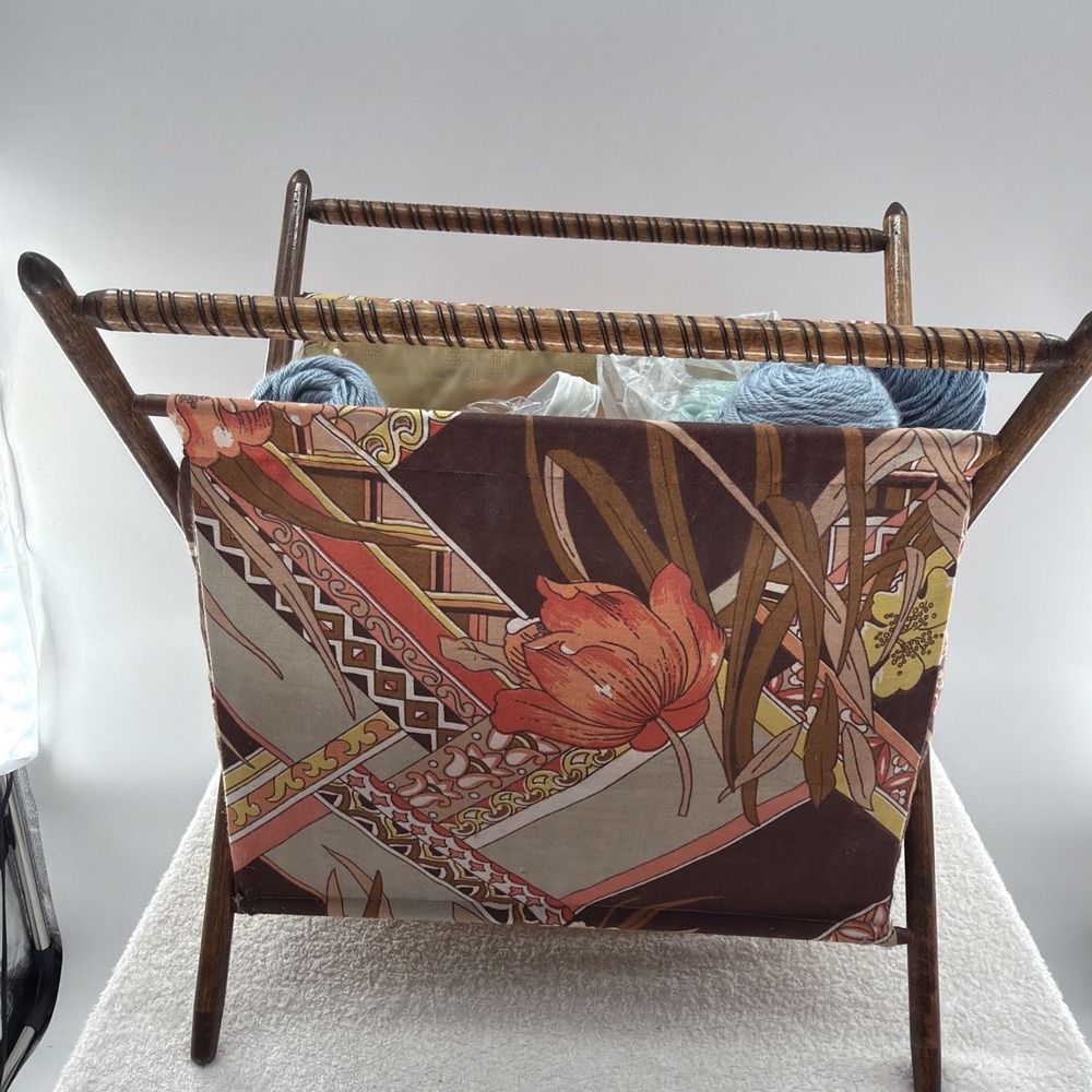 VTG MCM Wood Framed Floral Folding Knit Craft Sew Yarn Basket Flowers With Yarn